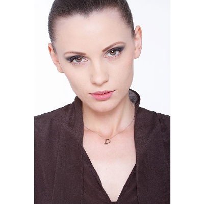 Collar con colgante de letra D de oro con diamante