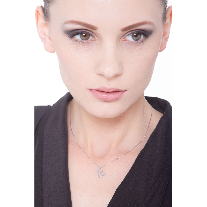 Collar con colgante de letra E de oro con diamante Collar con colgante de letra E de oro con diamante