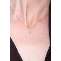 Collar con colgante de letra I de oro con diamante 2