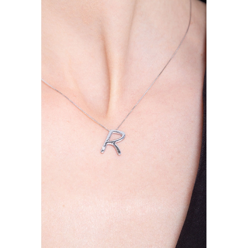 Collar oro blanco 18k letra R diamante