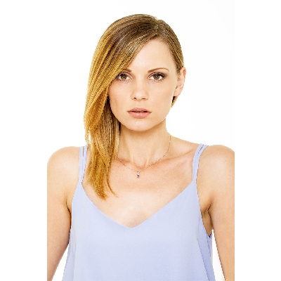 Collar de oro blanco de 18 quilates con colgante de amatista ovalada y diamantes