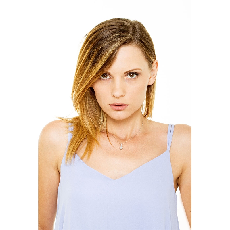 Collar en oro blanco de 18 quilates con diamantes y perla natural cultivada Collar en oro blanco de 18 quilates con diamantes y perla natural cultivada