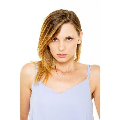 Collar en oro blanco de 18 quilates con diamantes y perla natural cultivada