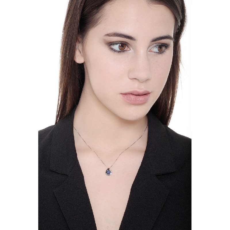 Cadena en oro blanco 18k con colgante gota de zafiros azules