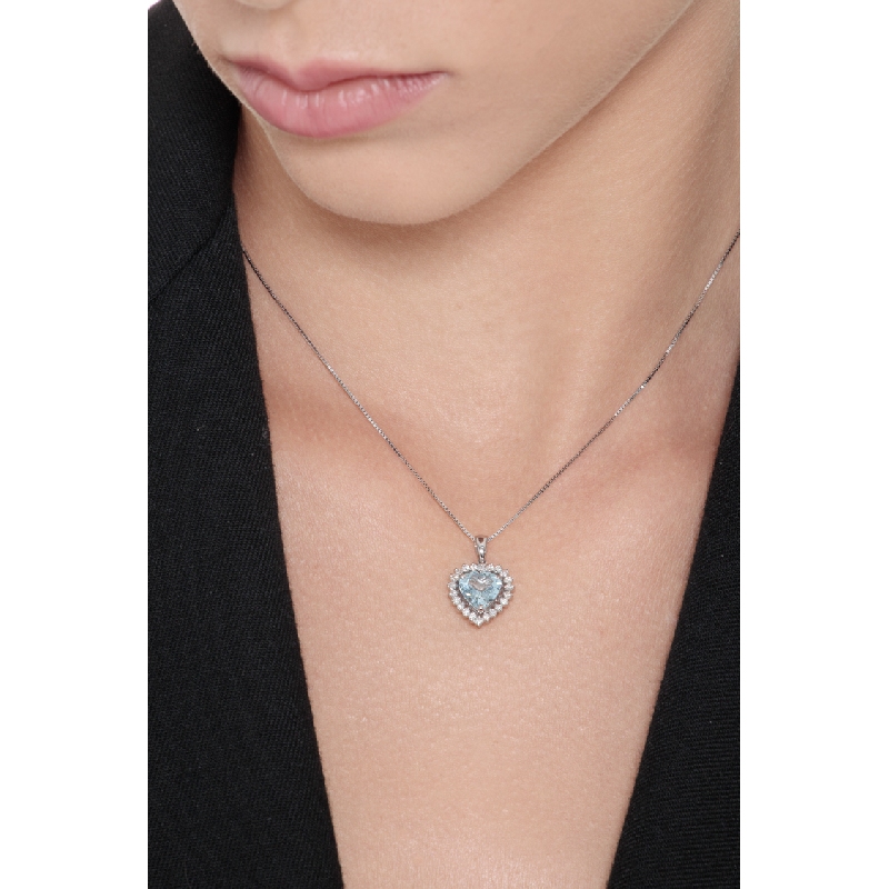 Cadena en oro blanco 18k con colgante corazón de aguamarina y diamantes