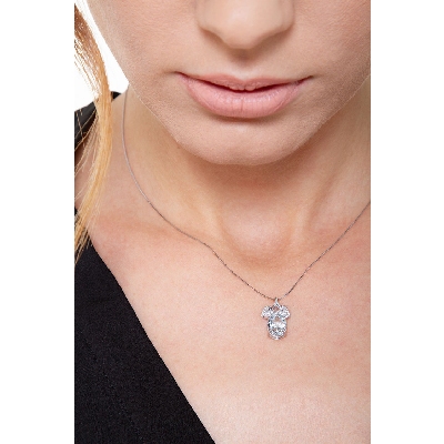 Collar oro blanco 18k con forma de hoja con diamantes y aguamarina