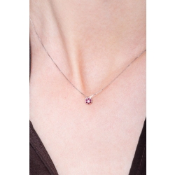 Collar con flor en oro blanco 18k con diamante y rubies 2