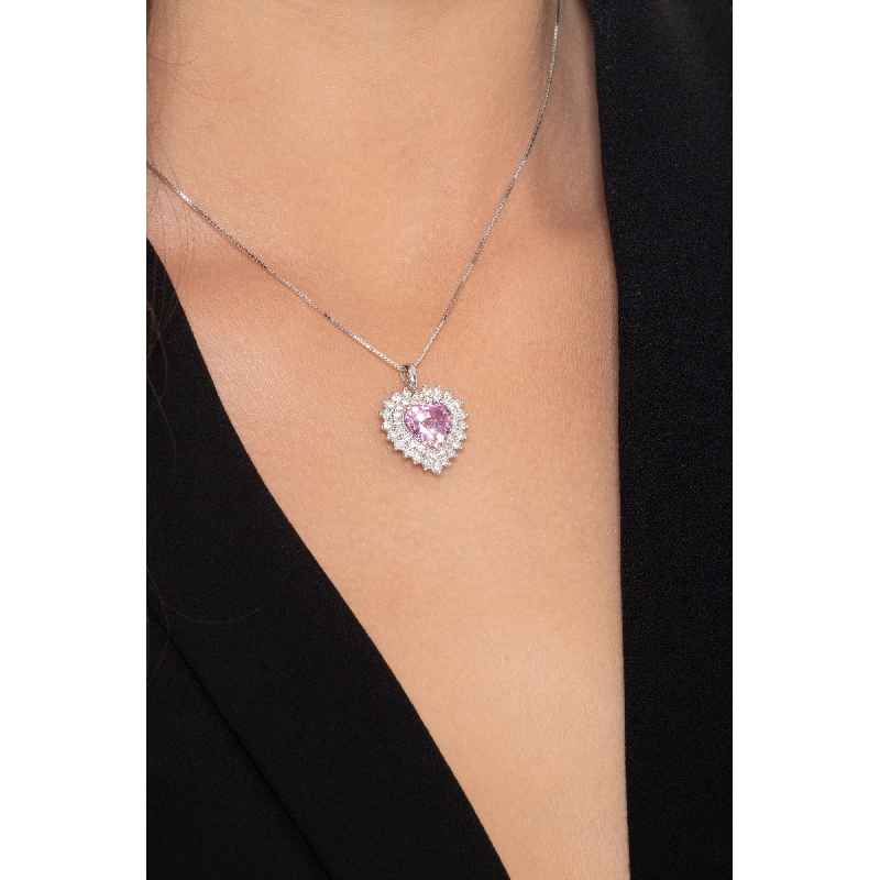 Colgante elegante en oro 18k con zafiro rosa en forma de corazón y diamantes Colgante elegante en oro 18k con zafiro rosa en forma de corazón y diamantes