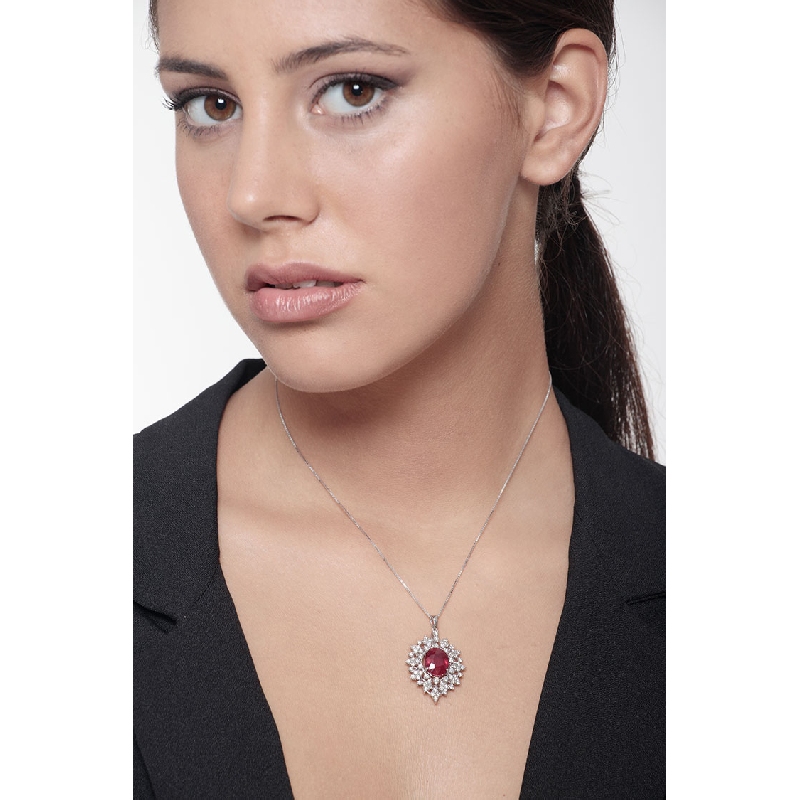 Collar de oro blanco 18k con rubí y halo diamantes Collar de oro blanco 18k con rubí y halo diamantes