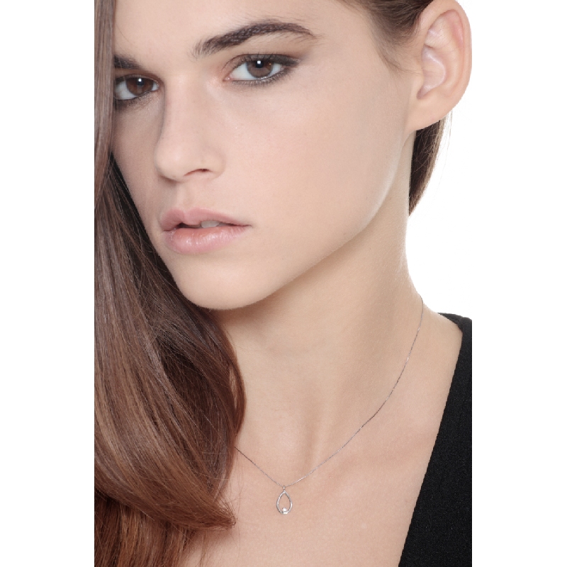 Collar con colgante oro blanco 18 quilates y diamante Collar con colgante oro blanco 18 quilates y diamante