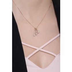Collar en oro rosa con tres flores de diamantes 2