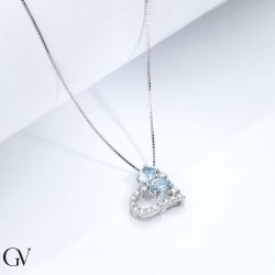 Collar en oro blanco 18k con colgante en forma de corazón con 2 aguamarinas y diamantes 2