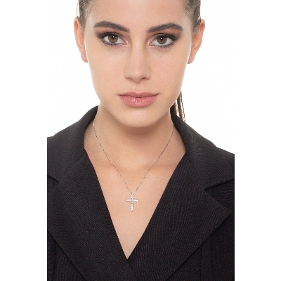 Collar en oro blanco de 18 quilates con cruz y diamantes, de 24x15 mm