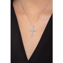Collar en oro blanco 18 quilates con cruz y diamantes 2