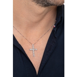 Collar en oro blanco de 18 quilates con cruz y diamantes 2