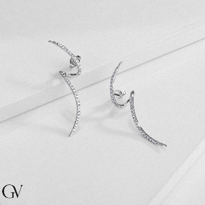 Pendientes en espiral con diamantes en oro blanco 750