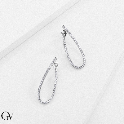 Pendientes ovalados alargados en oro blanco de 18k con diamantes