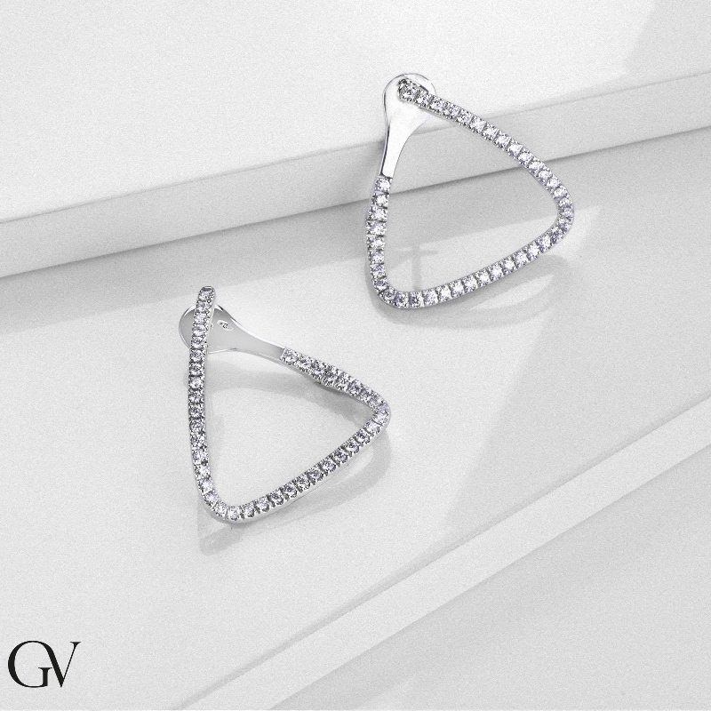 Pendientes en oro blanco de 18k engastados con diamantes Pendientes en oro blanco de 18k engastados con diamantes