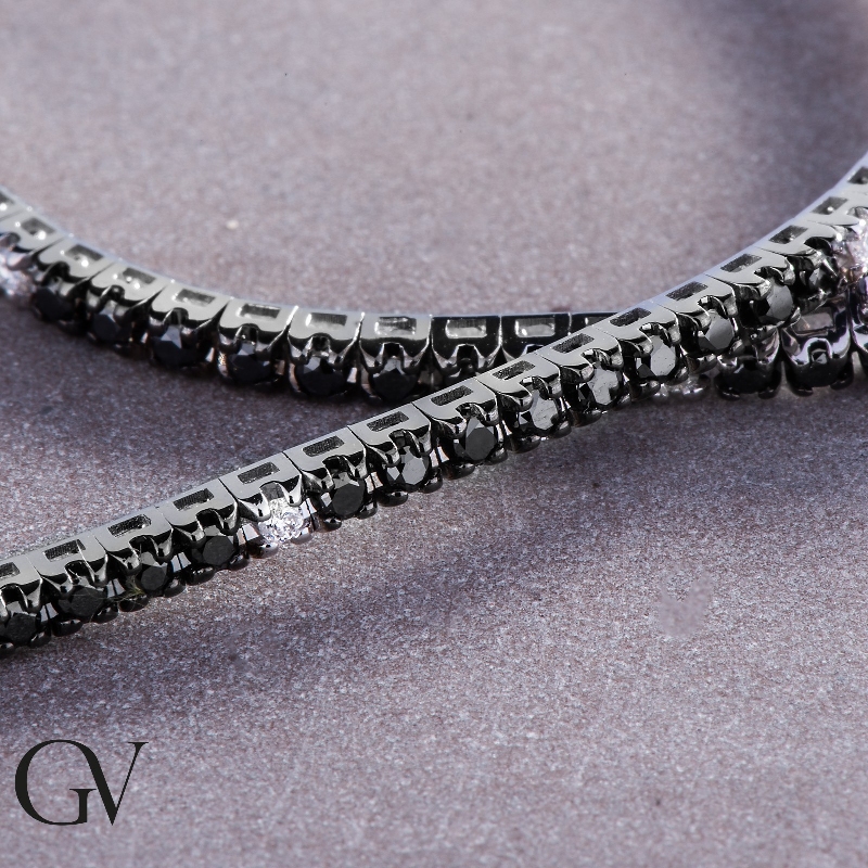Pulsera Tennis con diamantes negros y blancos en oro blanco de 18kt Pulsera Tennis con diamantes negros y blancos en oro blanco de 18kt