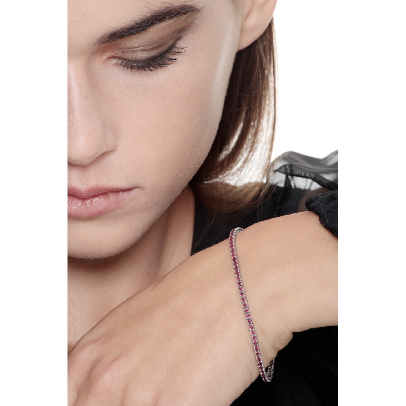 Pulsera Tennis de garra en oro blanco de 18 quilates con rubíes Pulsera Tennis de garra en oro blanco de 18 quilates con rubíes