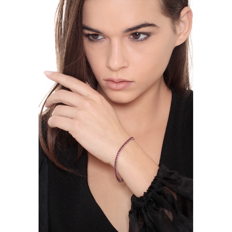 Pulsera tennis cuadrada en oro blanco de 18k con rubíes Pulsera tennis cuadrada en oro blanco de 18k con rubíes