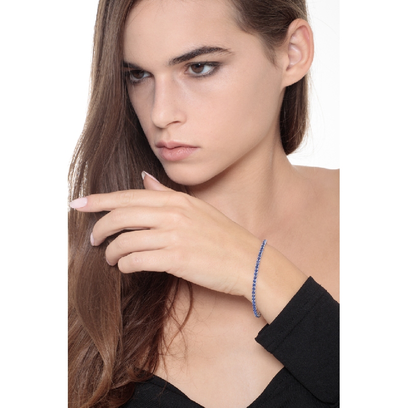Pulsera Tennis en oro blanco 18k con zafiros azules