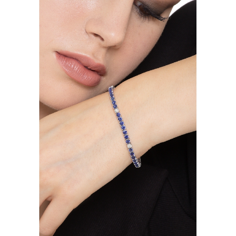 Brazalete tenis en oro blanco de 18 quilates con zafiros azules Brazalete tenis en oro blanco de 18 quilates con zafiros azules