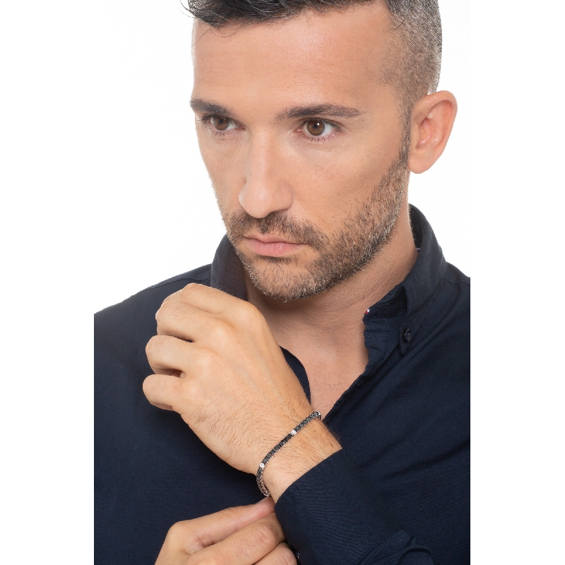 Pulsera de tenis en oro blanco 18k con diamantes negros alternados con diamantes  Pulsera de tenis en oro blanco 18k con diamantes negros alternados con diamantes