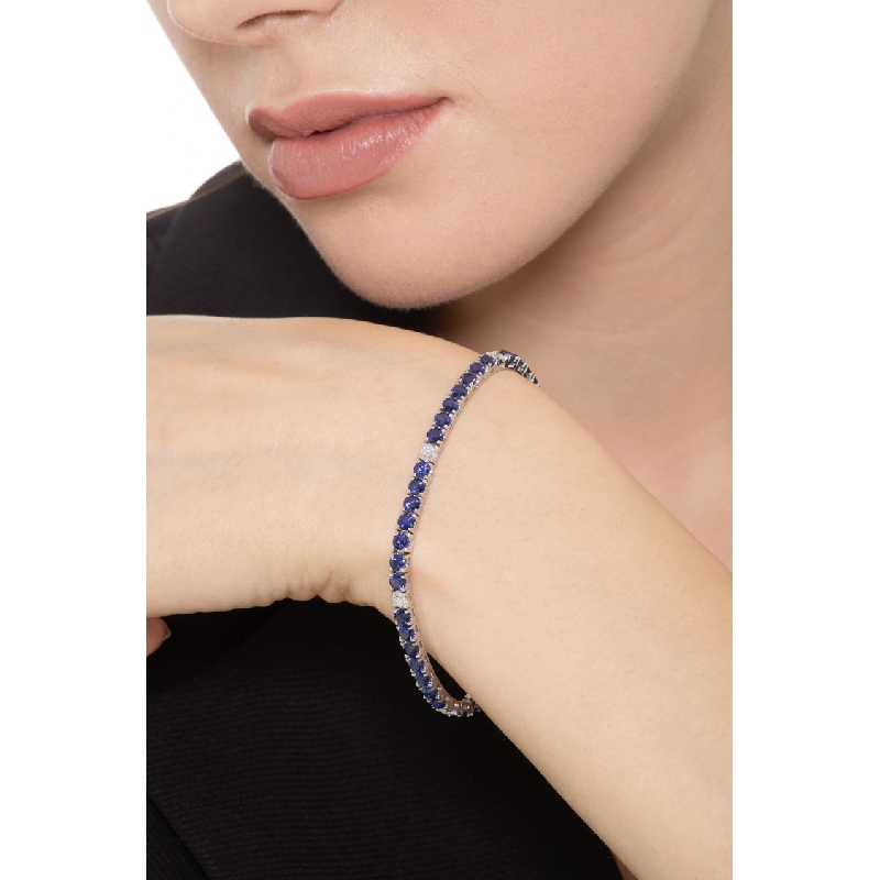 Pulsera oro blanco de 18K con zafiros azules y brillantes Pulsera oro blanco de 18K con zafiros azules y brillantes