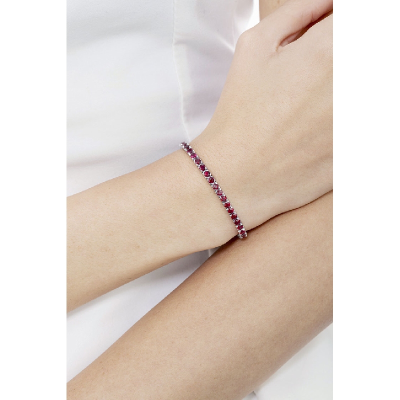 Pulsera tenis en oro blanco con rubíes de 8,81 ct  Pulsera tenis en oro blanco con rubíes de 8,81 ct