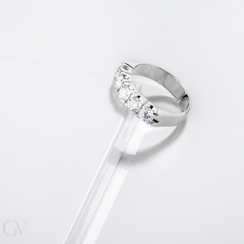 Anillo Veretta de 5 piedras en oro blanco 18k con diamantes