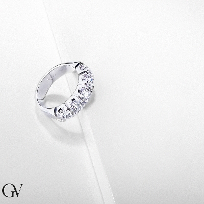 Anillo a 5 piedras en Oro Blanco 18k ct 2.20