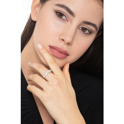 Anillo media alianza 7 diamantes en oro blanco 18 quilates ct. 1,70