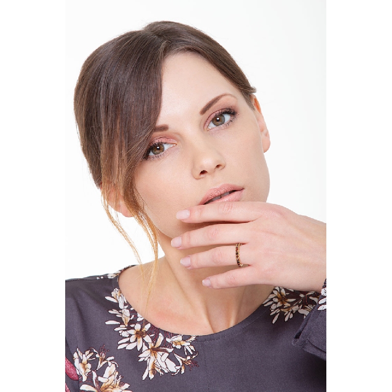 Anillo Eternity 18k oro amarillo diamantes cognac