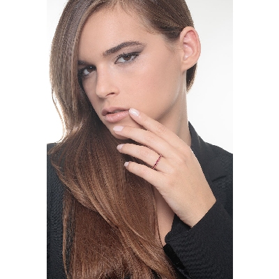 Anillo Eternity en oro rosa 18k con rubíes