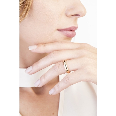 Alianza de boda Unoaerre Oro 18k modelo clásico 4,6 mm