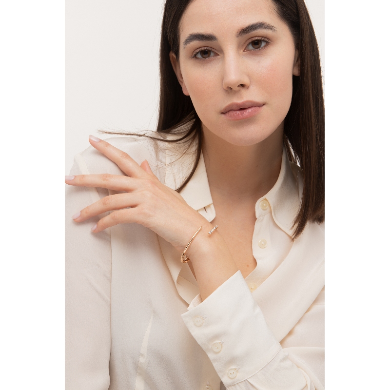 Brazalete semirrígido en oro rosa con diamantes Brazalete semirrígido en oro rosa con diamantes
