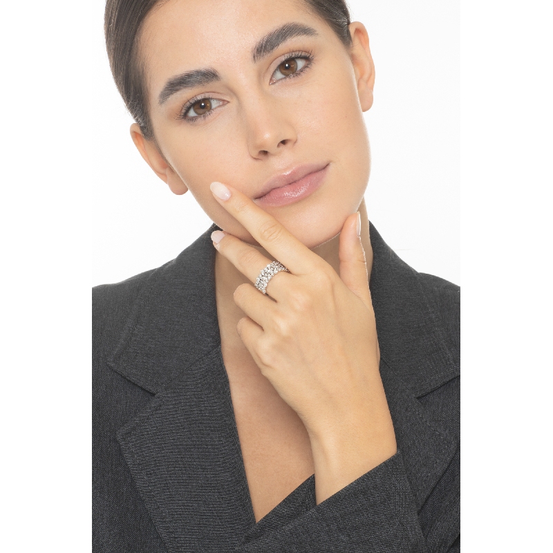 Anillo banda de oro blanco de 18 quilates con diamantes  Anillo banda de oro blanco de 18 quilates con diamantes