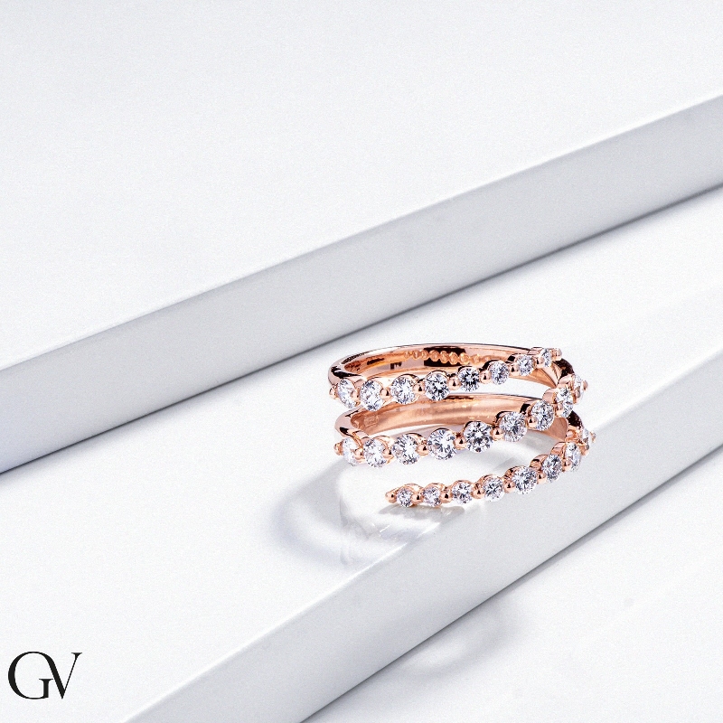 Anillo oro rosa 18k tres bandas con diamantes