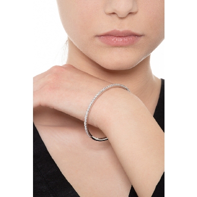 Pulsera rígida de oro blanco de 18 quilates con diamantes