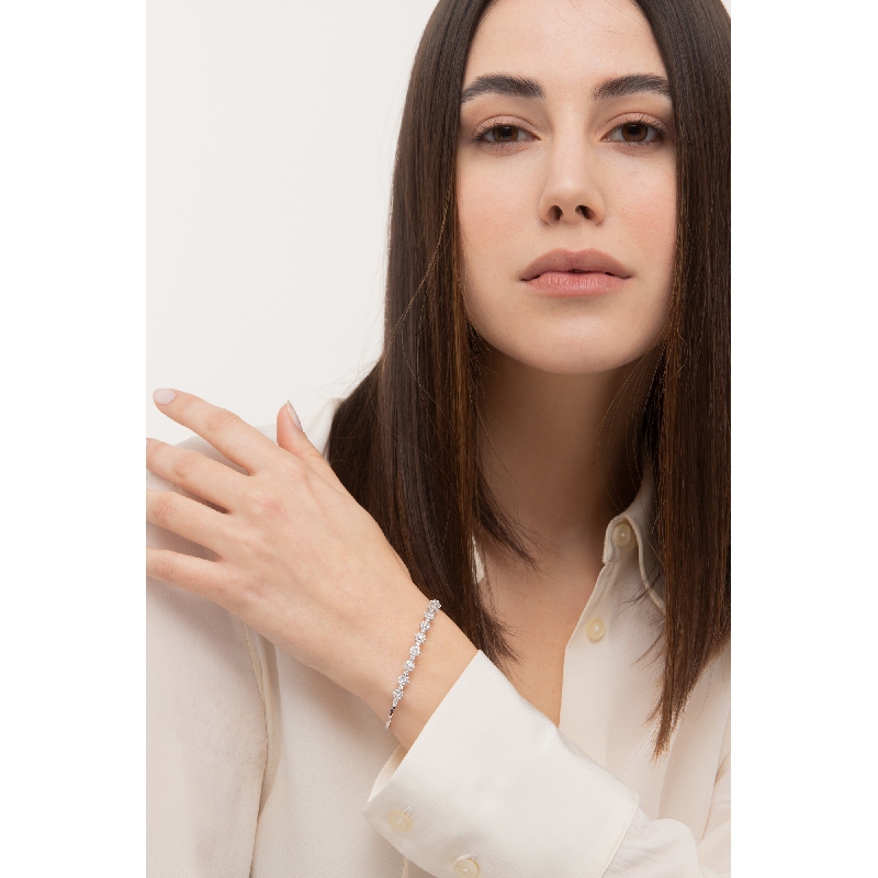 Pulsera trebol hojas y flores oro 18 kt y diamantes Pulsera trebol hojas y flores oro 18 kt y diamantes