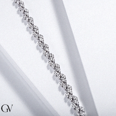 Brazalete en oro blanco 18k adornado con hojas de diamantes