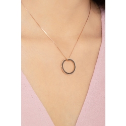 Collar oro rosa de 18k con colgante círculo con diamantes negros  2