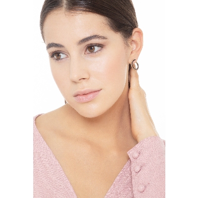 Pendientes de oro rosa de 18 quilates con diamantes negros y blancos