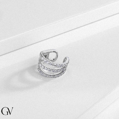 Pendiente mono en oro blanco de 18k con tres hileras de diamantes