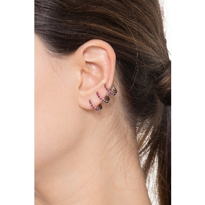 Mono pendiente oro blanco 18K 3 círculos rubíes