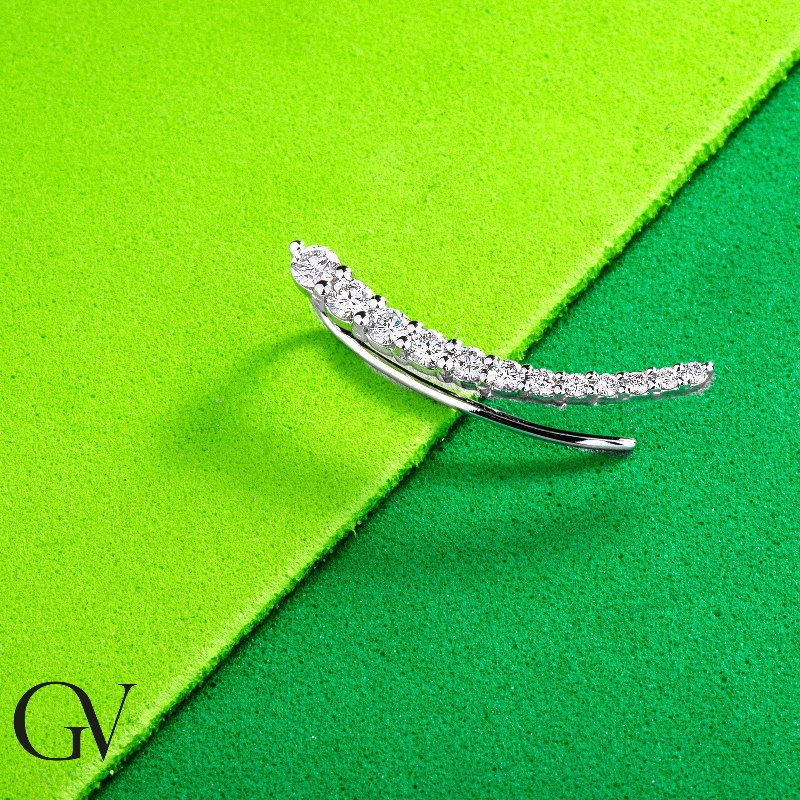 Pendiente mono en oro blanco de 18k engastado con diamantes , Izquierda Pendiente mono en oro blanco de 18k engastado con diamantes , Izquierda