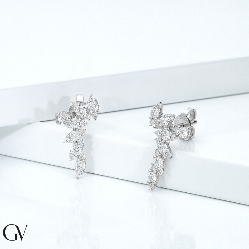 Pendientes design alas en oro blanco 18k con diamantes Pendientes design alas en oro blanco 18k con diamantes