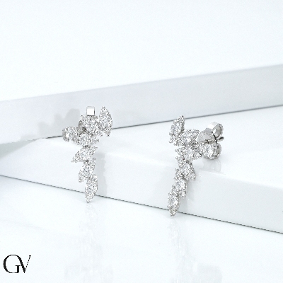 Pendientes design alas en oro blanco 18k con diamantes
