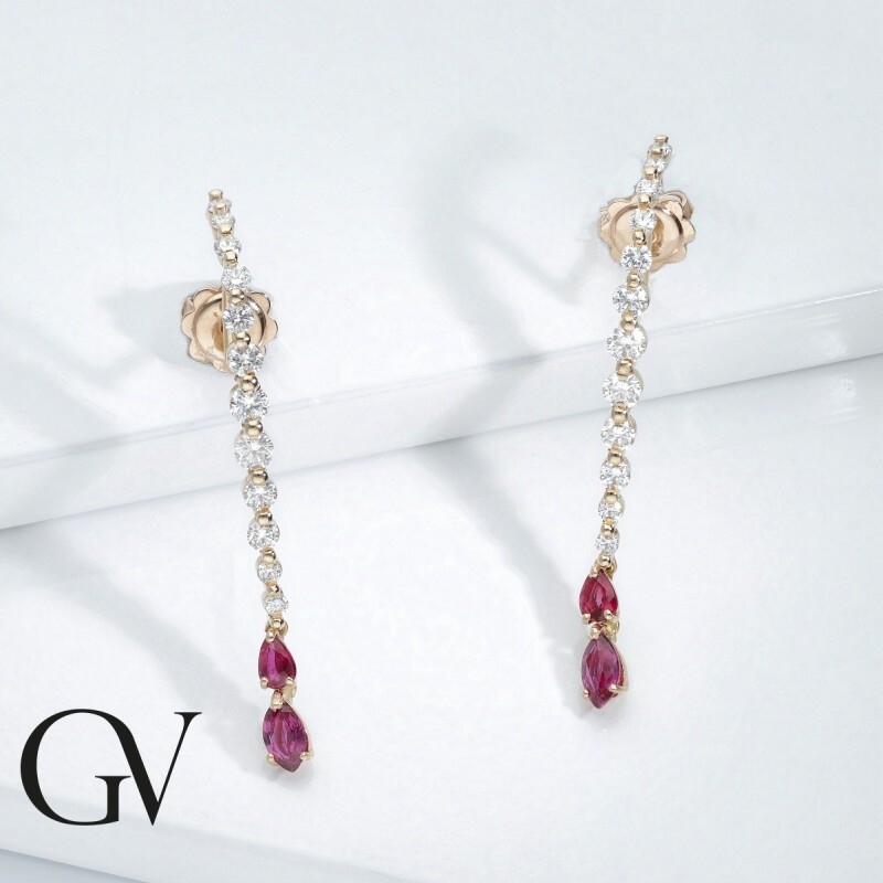 Pendientes en oro rosa 18k con colgantes de rubíes y diamantes